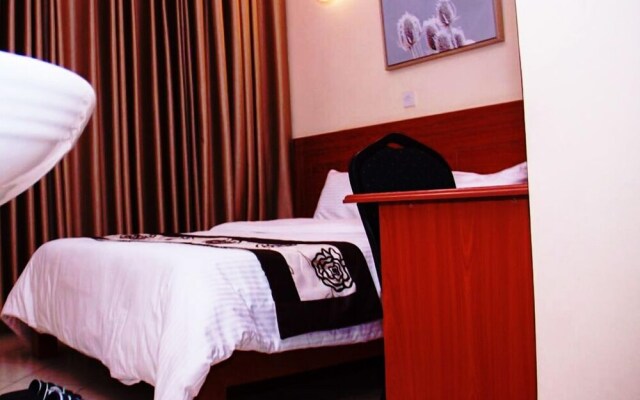 Hotel Enkeleshe