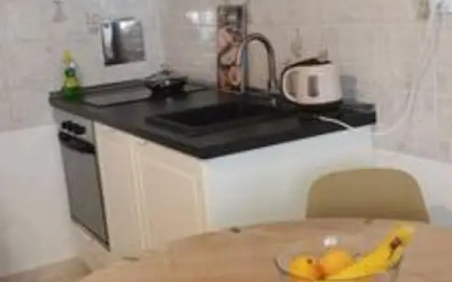 1 bedroom flat 15 minutes from the sea and downtown