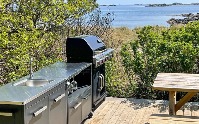 Amazing Home in Farsund With Wifi and 5 Bedrooms