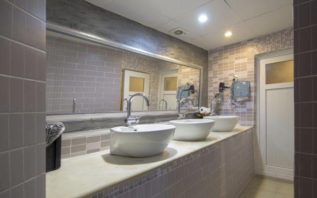 Kamelya Cave Hostel - Adults Only
