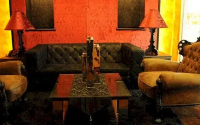 Fields Plaza Suites