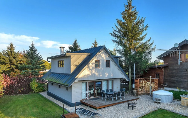 Villa in Dolni Branna With Sauna