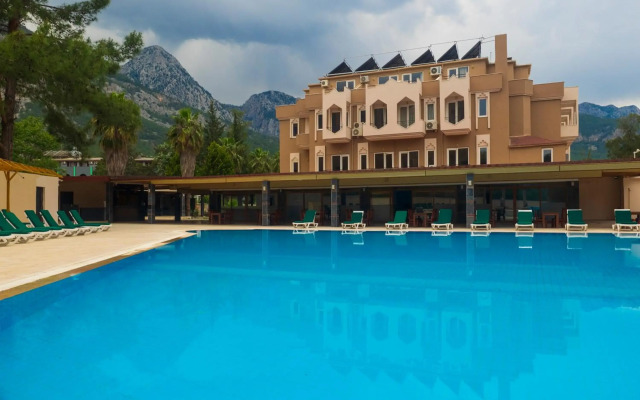 Alexius Beach Hotel