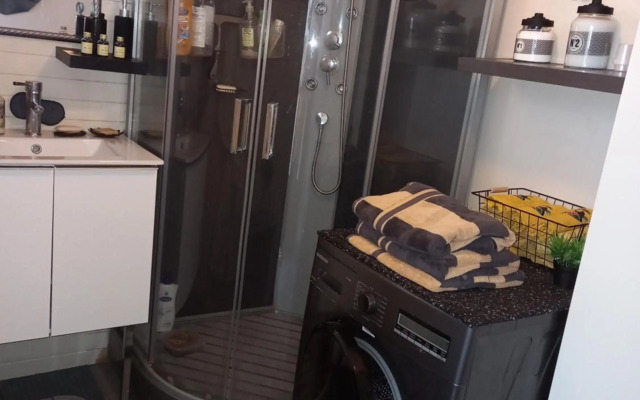 Suite INDIGO JACUZZI PRIVE PISCINE VUE MER acces cuisine laverie