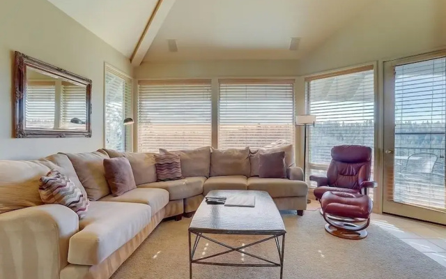 River Ridge 416a 2 Bedroom Condo by RedAwning