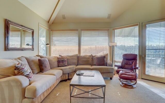 River Ridge 416a 2 Bedroom Condo by RedAwning