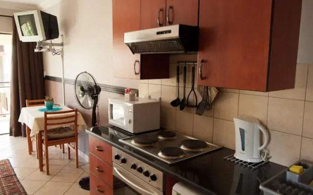 Oakelands Studio Apartments