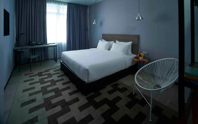 Urban H Hotel