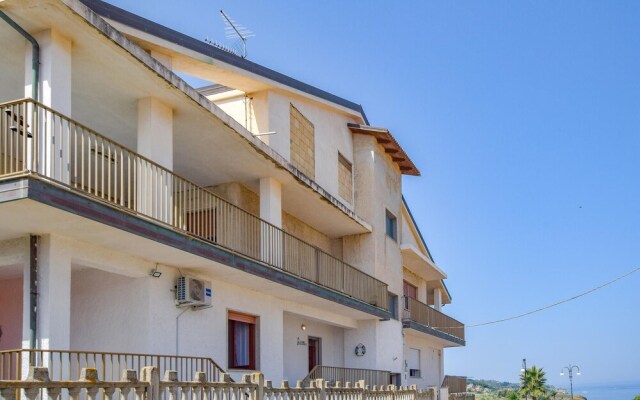 Stunning Apartment in Briatico With 1 Bedrooms and Wifi