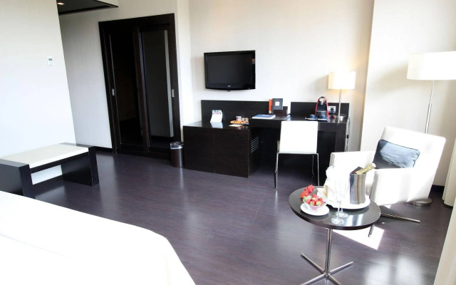 Hotel Maydrit Airport