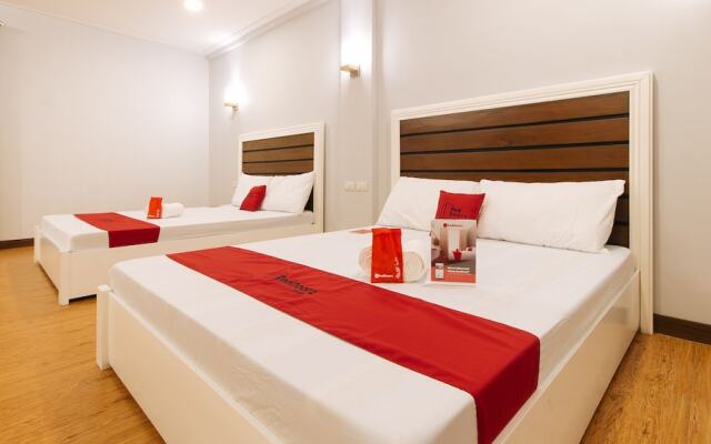 RedDoorz Premium @ Trece Indang Road