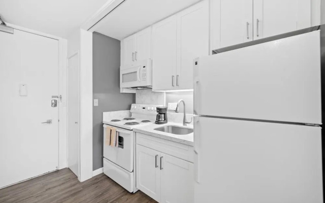 Ilikai Marina Studios by Midway Vacations