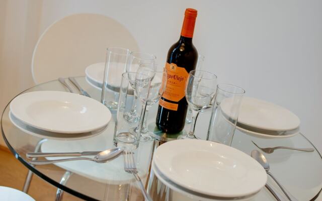 Base Serviced Apartments - Cumberland Apartments