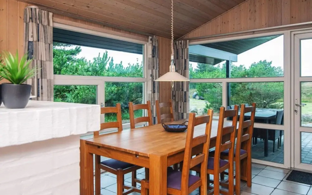 Secluded Holiday Home in Henne near Beach