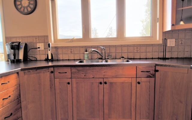 Naramata Bench 3 3 Bedrooms 1.5 Bathroom Home