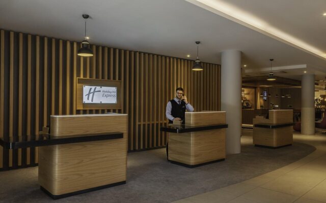 Holiday Inn Express Hotel Dublin Airport by IHG