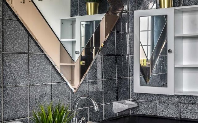 Picktheplace Sussex Gardens Apartments III