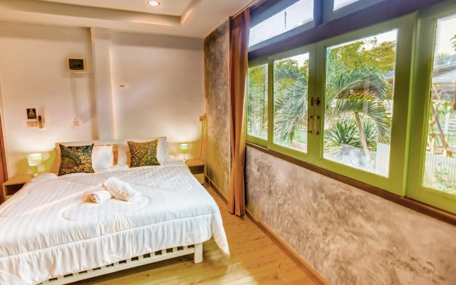 Tonmai Suites