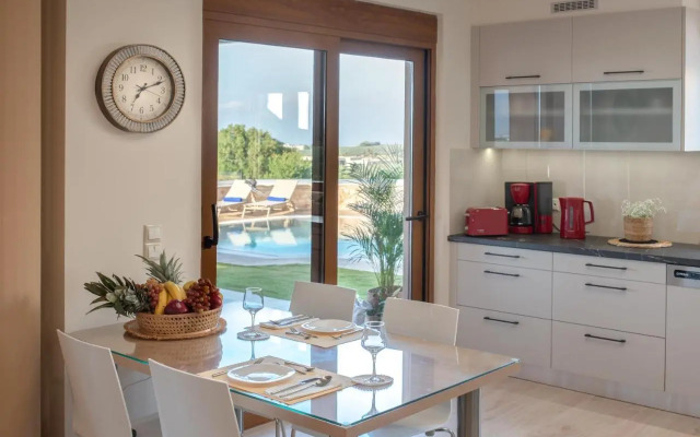 Cretan Vineyard Hill Villa 2