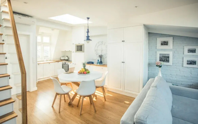 Sky and Sea Apartment by Renters