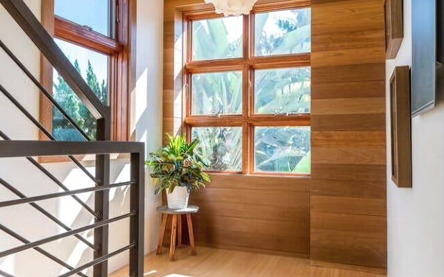 New Architectural House Rooftop Deck 3BD