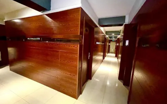 Jinyi Business Hotel