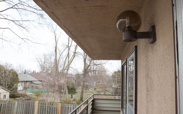 Wharncliffe Suites Motel