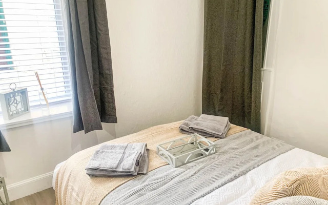 The Rosebery Retreat By The Castle 1-bed Apartment