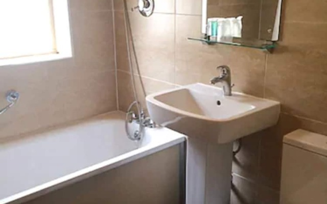 Thameside Hotel