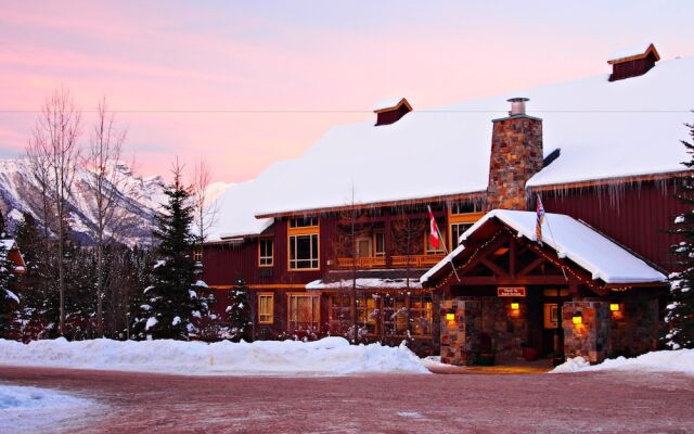 Timberline Lodges by Fernie Lodging Co