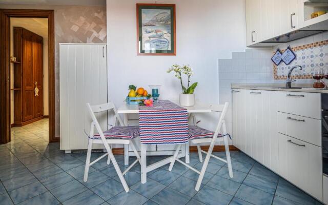 Aquamarine Apartment