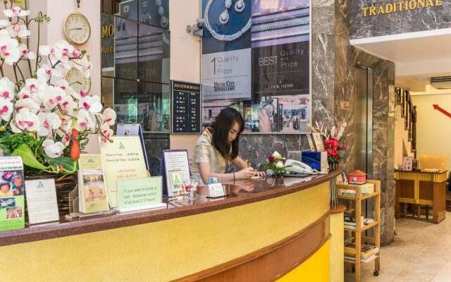 Silom Avenue Inn