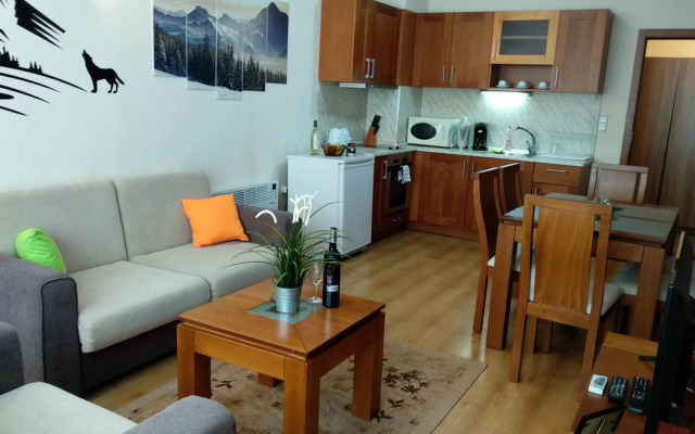 Pine Tree Apartment 2 - B7