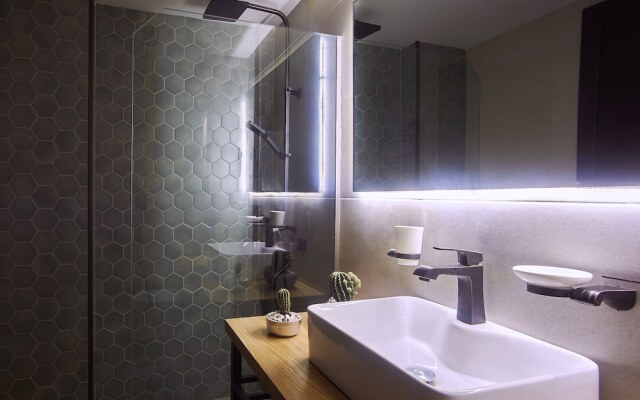 Green Floor Apartments