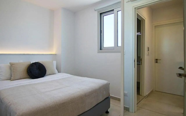 Phaedrus Living - Seaside Executive Flat Harbour 203