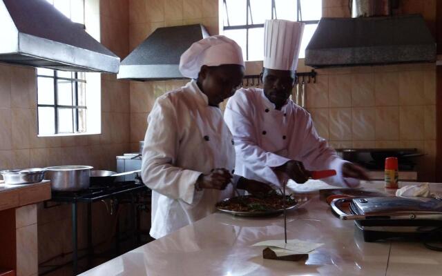 Ikweta Country Inn Maua