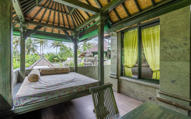 Huts Rock Ubud