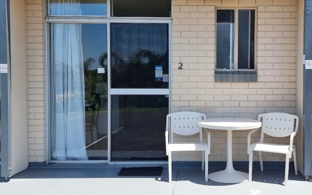 Mollymook Ocean View Motel Reward Long Stays - Over 18's Only