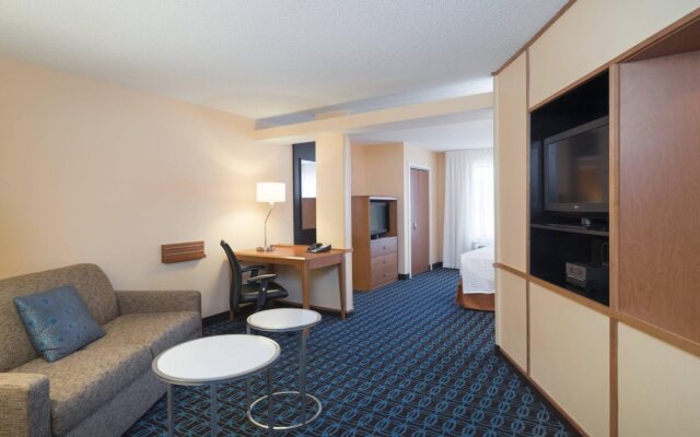 Fairfield Inn & Suites by Marriott State College