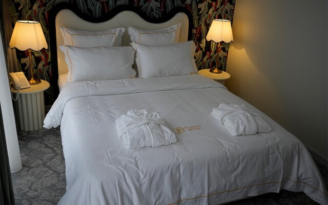 Mr.Just's Hotel