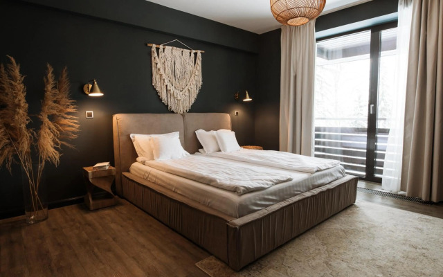 Silver Pine Apartment