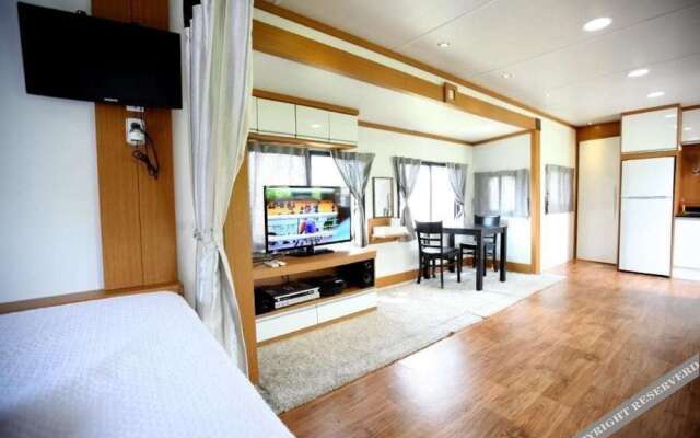 Seogwipo Pyoseoncaravan