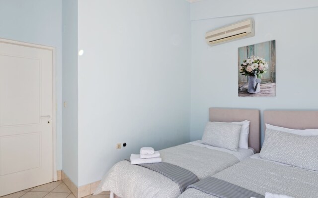 Enchanting Villa in Chalcis with Terrace