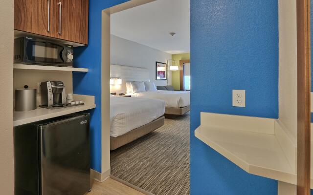 Holiday Inn Express & Suites Roswell by IHG