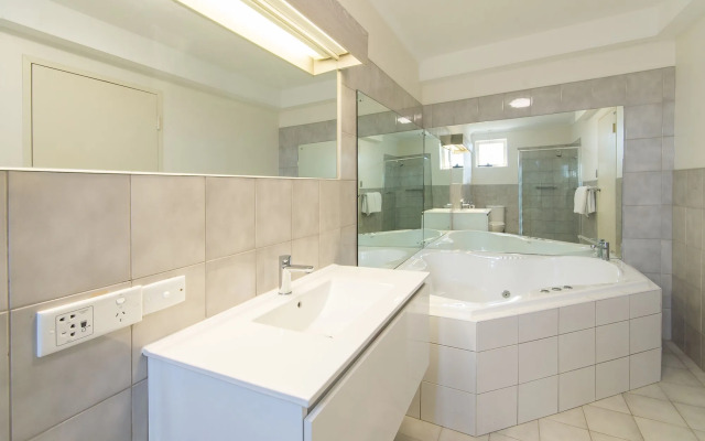 Adelaide Royal Coach