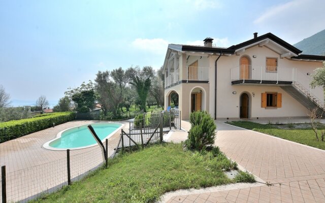 Apartment Fabiola With Pool Lake View