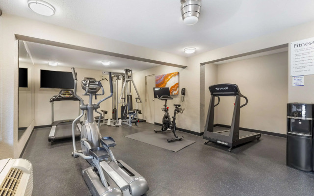 Best Western Plus Landing View Inn & Suites
