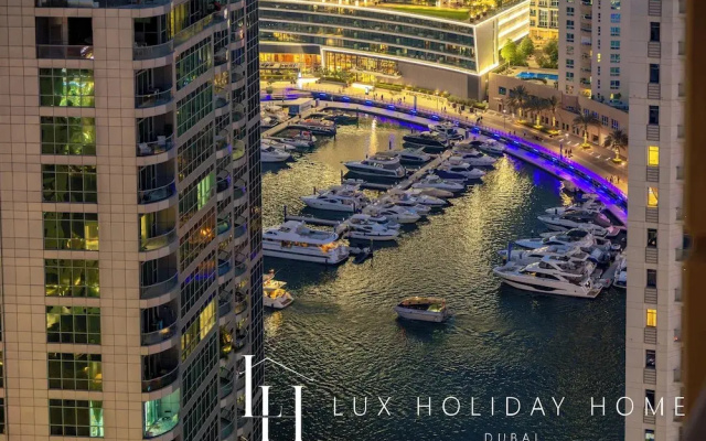 LUX Contemporary Marina View Suite 7