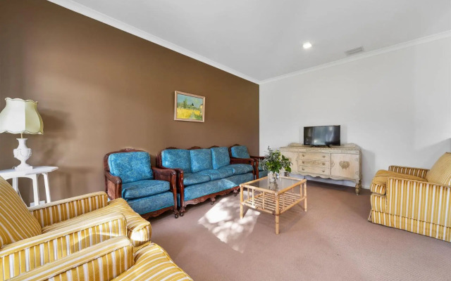 Modern Beachside 5 Bedrooms