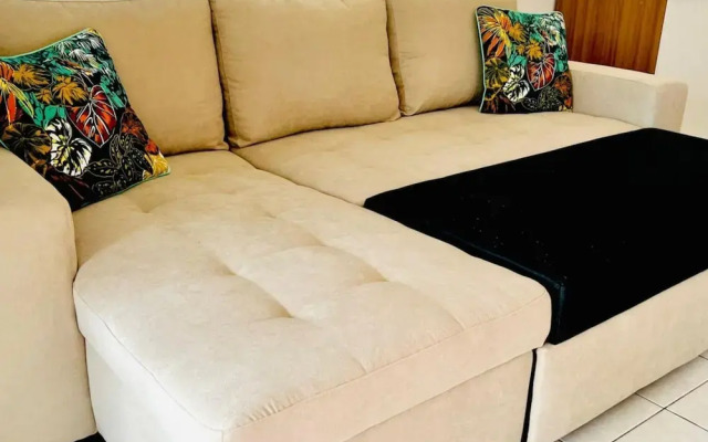 Modern Trendy 1BR Ground Floor Apartment